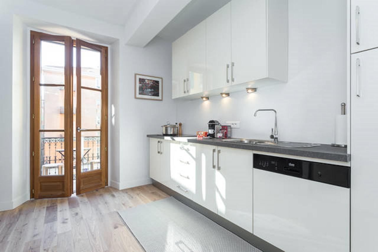 Le Rossetti B. - Modern, Long Balcony, Old Town Ница Екстериор снимка